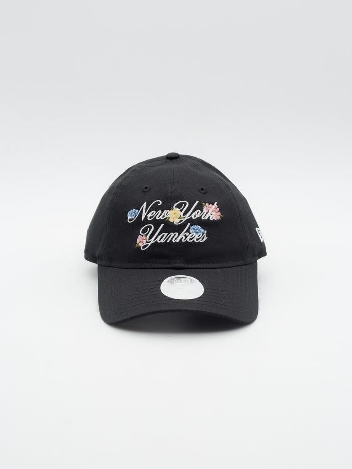 9TWENTY Womens Floral Script New York Yankees Black