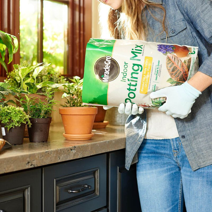Miracle-Gro Indoor Potting Mix 42.5L - Shoppers-kart.com